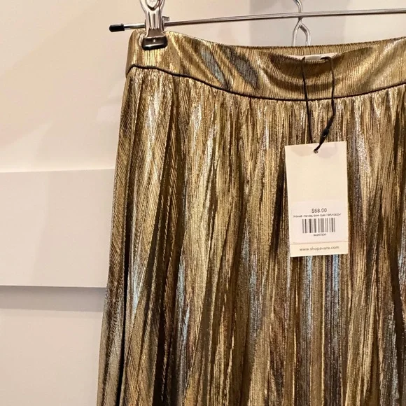 Hensley Gold Pleated Midi Skirt - Picture 2 of 11